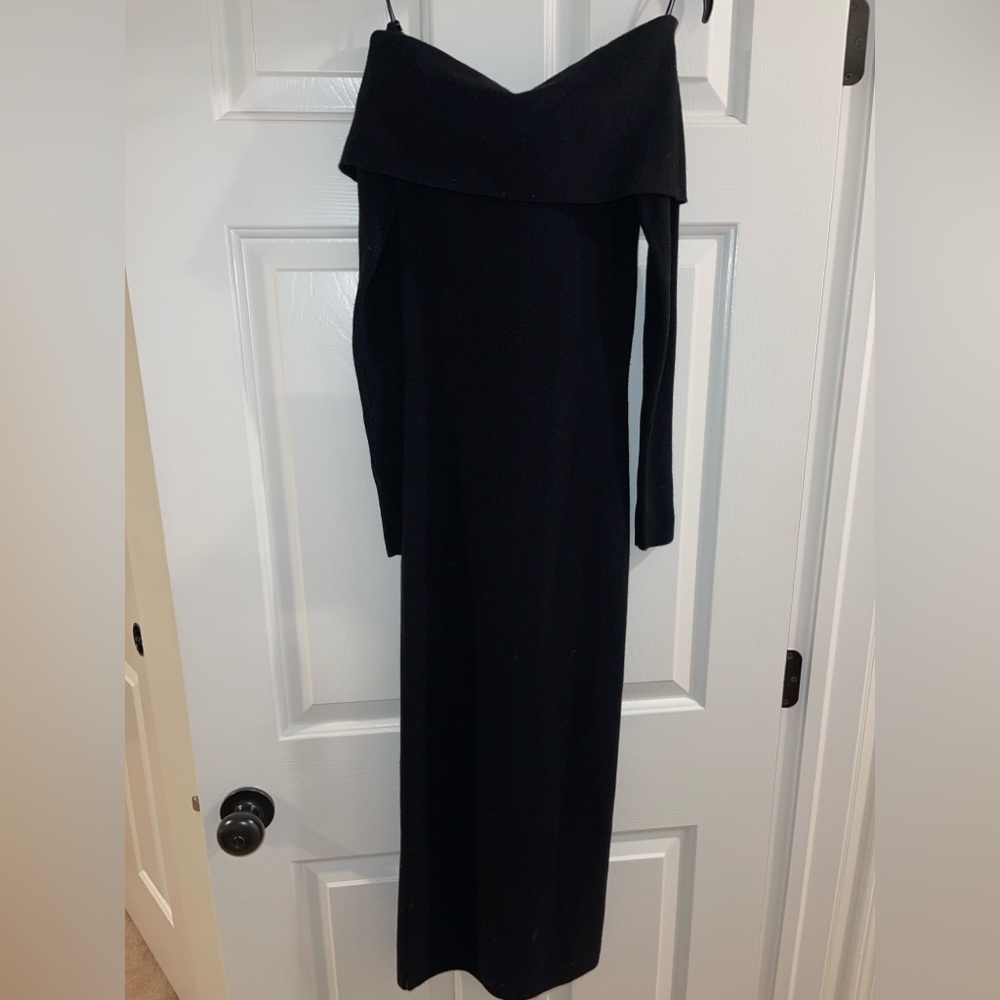 Aritiza Wilfred Elegant Black Off-Shoulder Sweater Dress